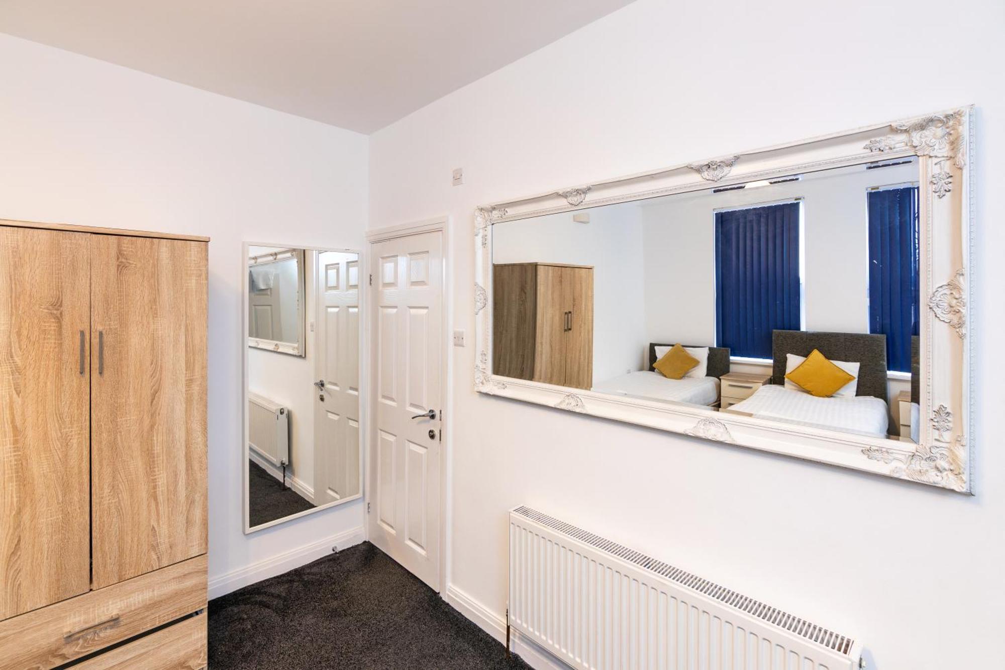 Spacious Apartment Close To City Centre With Free Secure Parking Лідс Екстер'єр фото